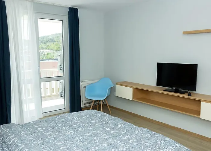 White Lagoon - Luxurious 1bd Flat Near By Flat Mаnager קברנה