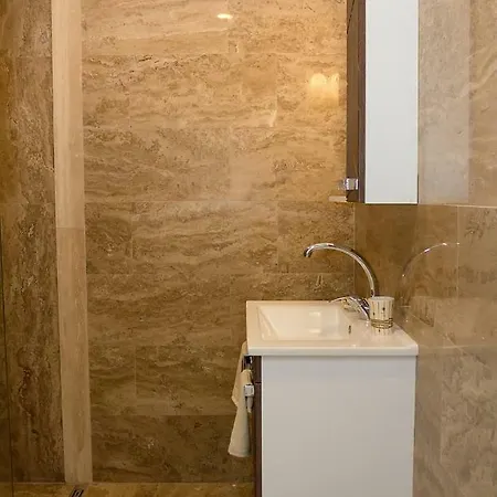 아파트 White Lagoon - Luxurious 1bd Flat Near By Flat Mаnager